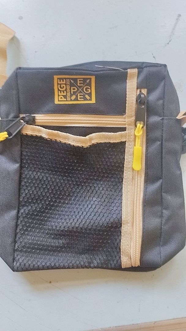 TAS SELEMPANG FULL BLACK KEKINIAN PRIA WANITA - Foto ulasan pembeli