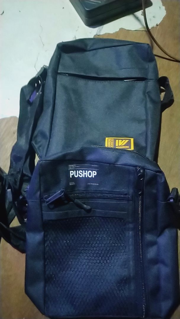 TAS SELEMPANG FULL BLACK KEKINIAN PRIA WANITA - Foto ulasan pembeli