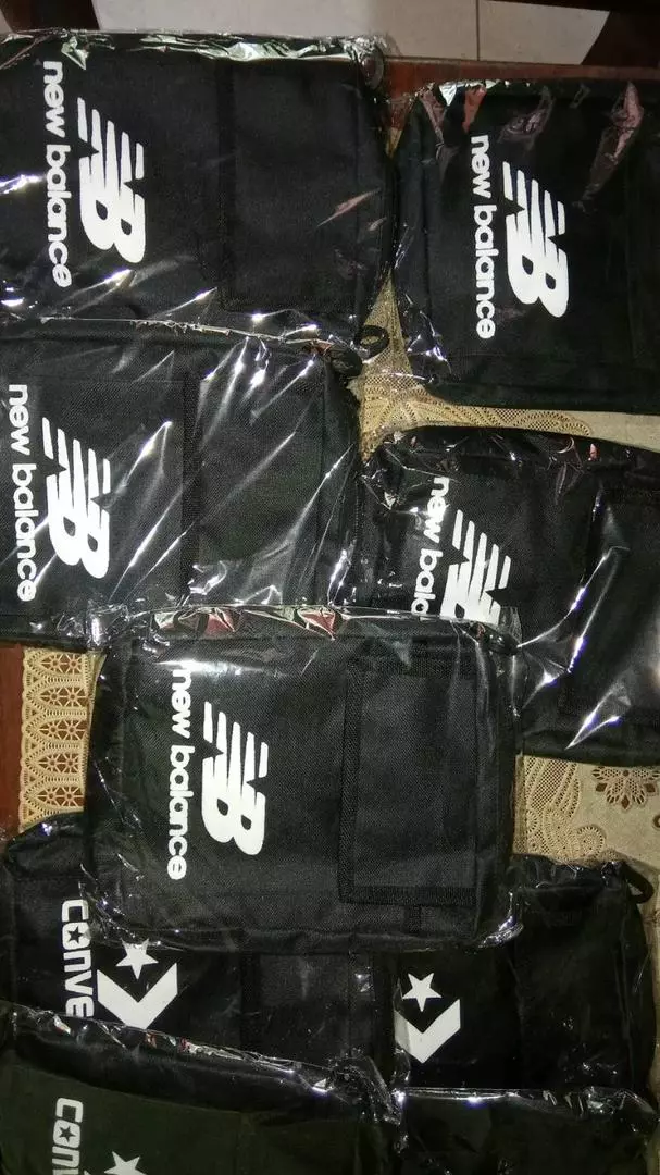 Tas Selempang Mini Pria Wanita Diskon 99% - Foto ulasan pembeli