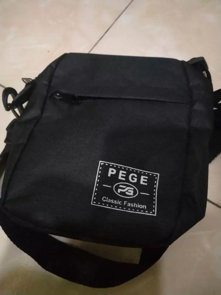 Tas Selempang Pria Polos Hitam Keren Murah - Foto ulasan pembeli