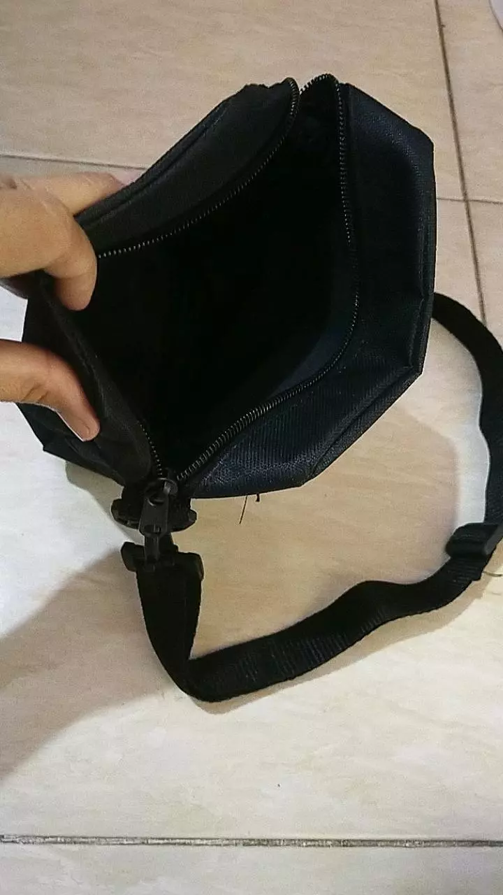 Tas Selempang Pria Polos Hitam Keren Murah - Foto ulasan pembeli