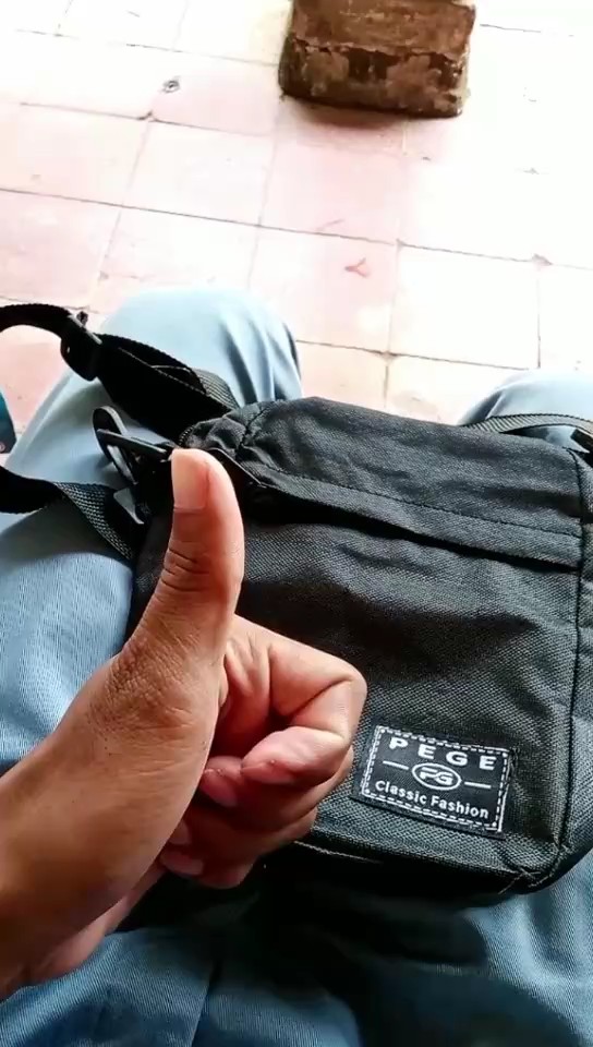 Tas Selempang Pria Polos Hitam Keren Murah - Foto ulasan pembeli