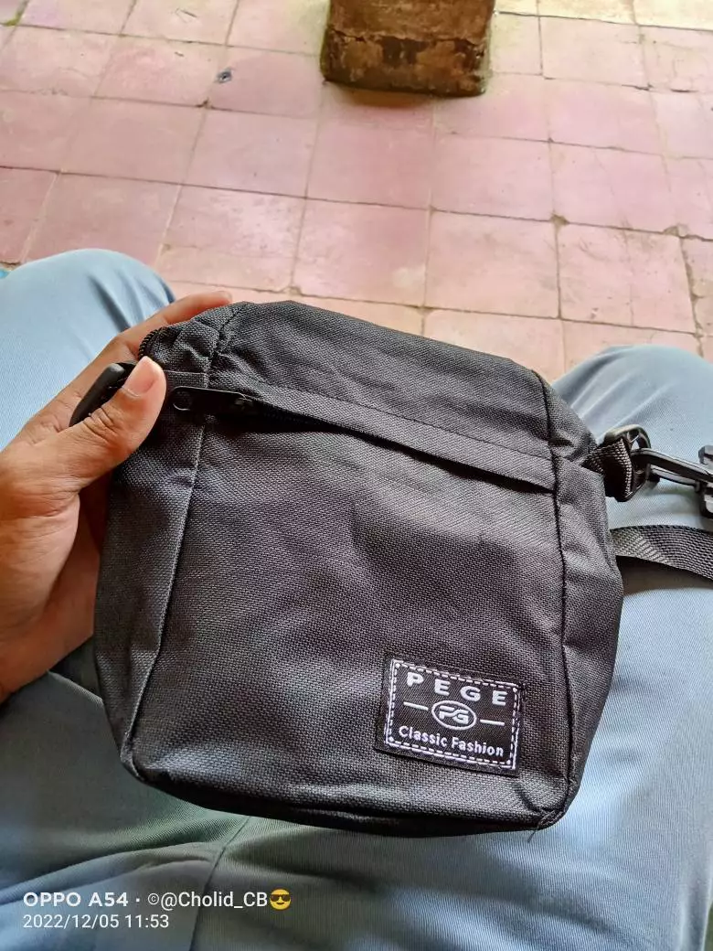 Tas Selempang Pria Polos Hitam Keren Murah - Foto ulasan pembeli