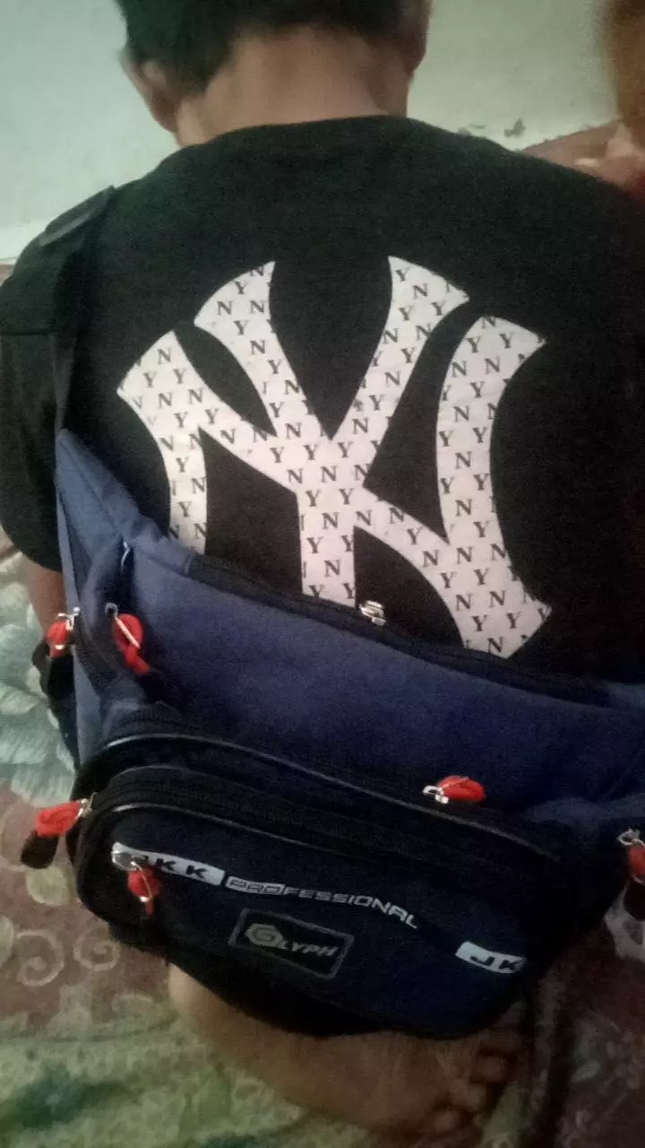 Tas Selempang Pria Tas Pinggang Wanita Tas Bahu Original Unisex - Foto ulasan pembeli