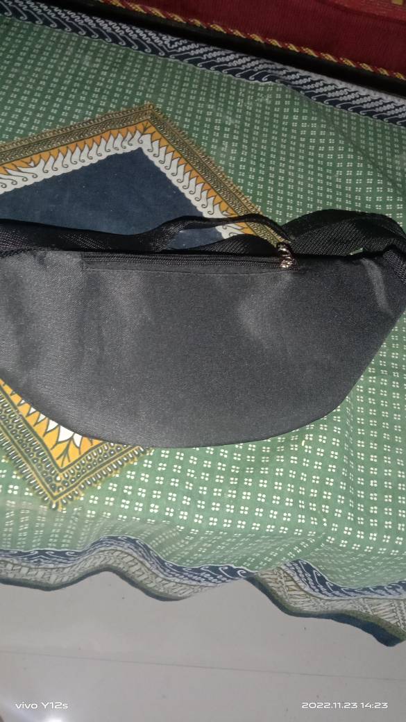 Tas Selempang Pria Trendy Praktis Untuk Outdoor - Foto ulasan pembeli