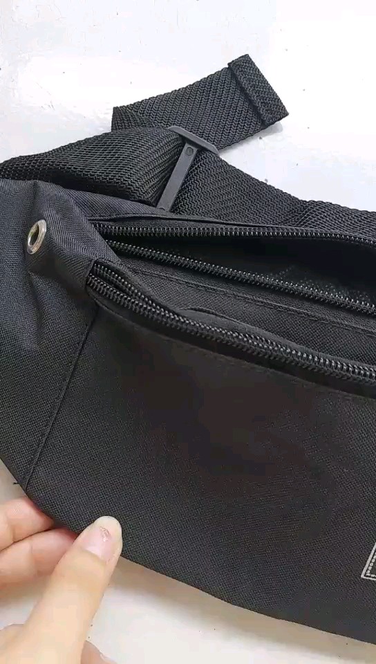Tas Selempang Pria Trendy Praktis Untuk Outdoor - Foto ulasan pembeli