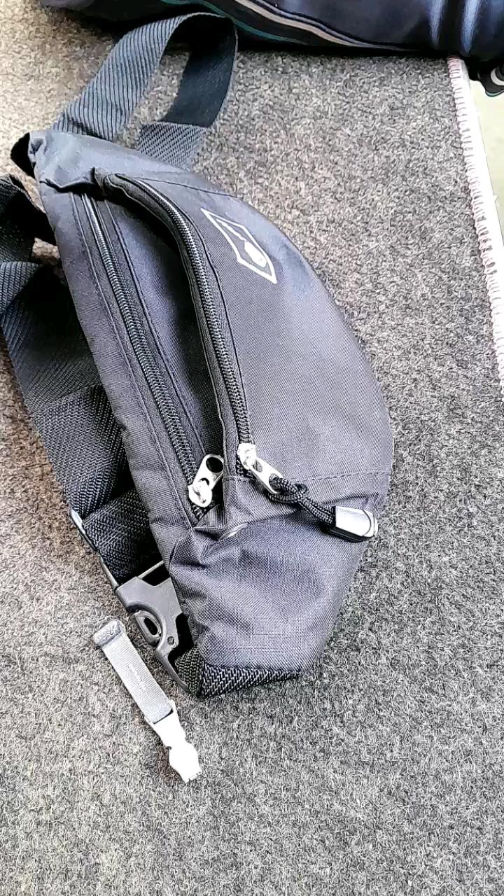 Tas Selempang Pria Trendy Praktis Untuk Outdoor - Foto ulasan pembeli