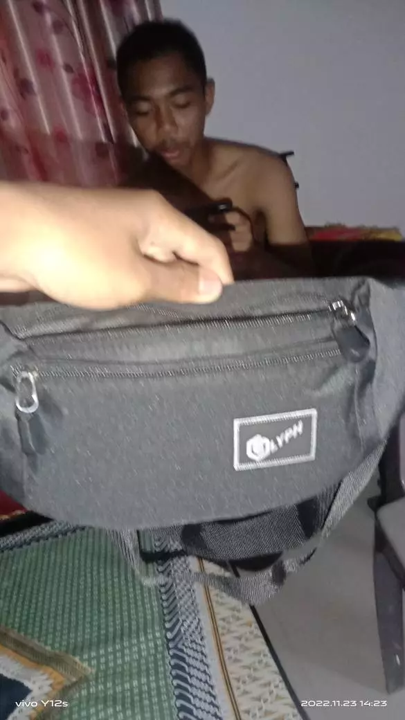Tas Selempang Pria Trendy Praktis Untuk Outdoor - Foto ulasan pembeli