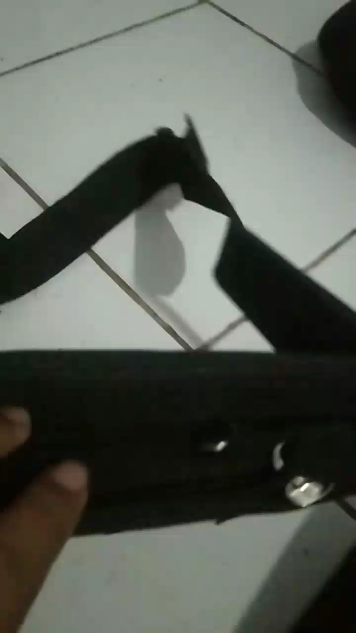 Tas Selempang Pria Youth Korea Hitam Army Nylon - Foto ulasan pembeli