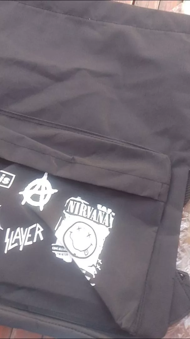 Tas Serut Multifungsi Ringan Bahan Tebal Stringbag Laki Laki Sekolah Traveling Kerja Motif Band Metal Kekinian - Foto ulasan pembeli