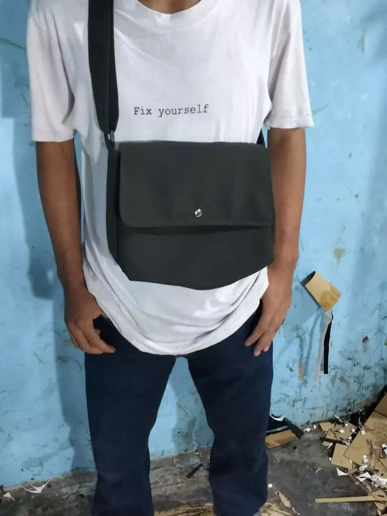 Tas Slengkang Kanvas Unisex Tali Tebal Kuat - Foto ulasan pembeli