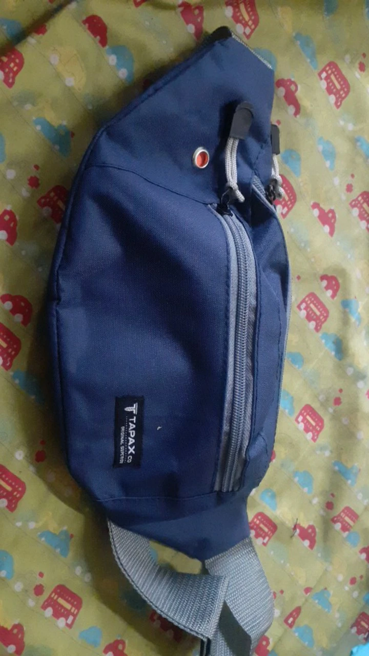 Tas Waistbag New Tapax minion jimmy navy FREE PIN SMILE - Foto ulasan pembeli