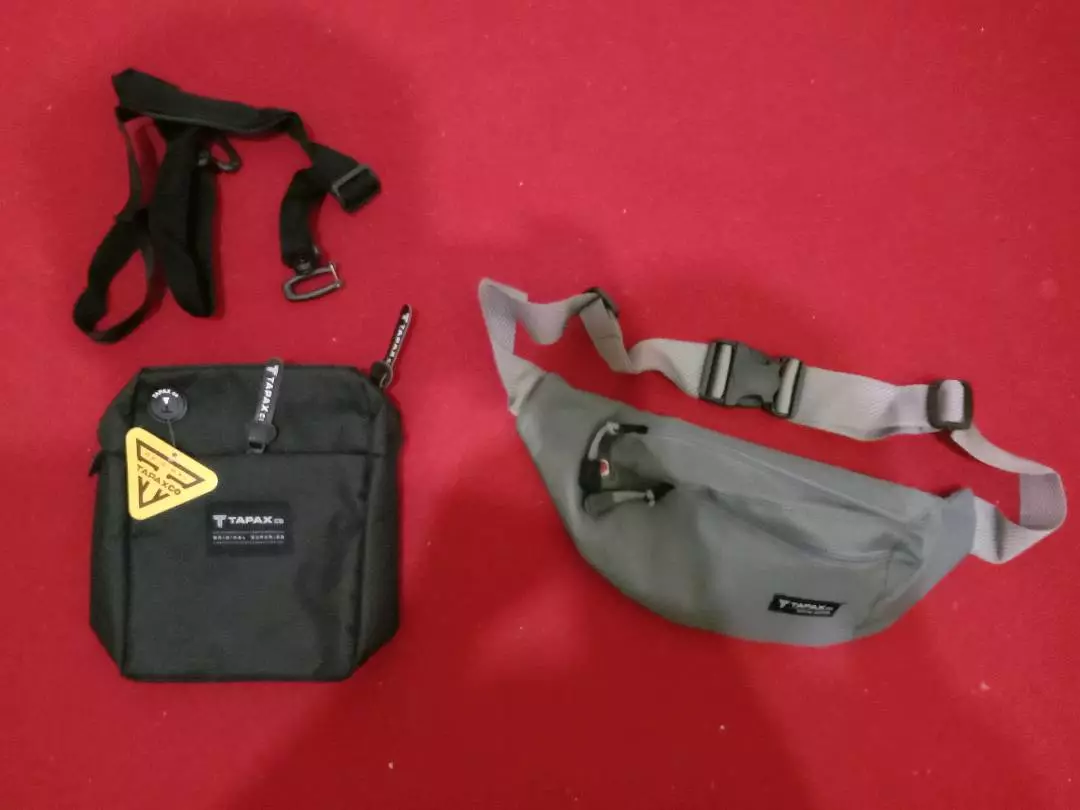 Tas Waistbag New Tapax minion jimmy navy FREE PIN SMILE - Foto ulasan pembeli