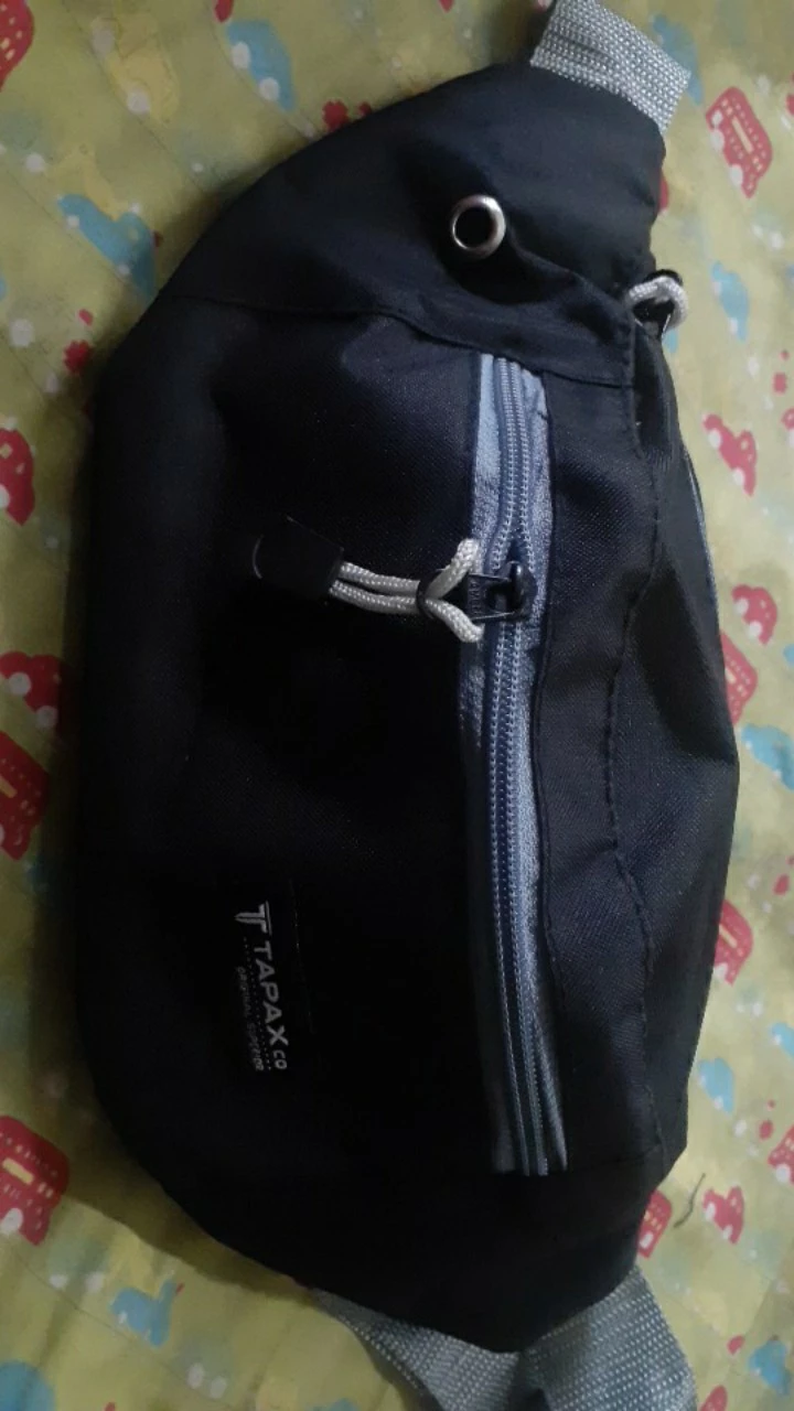 Tas Waistbag New Tapax minion jimmy navy FREE PIN SMILE - Foto ulasan pembeli