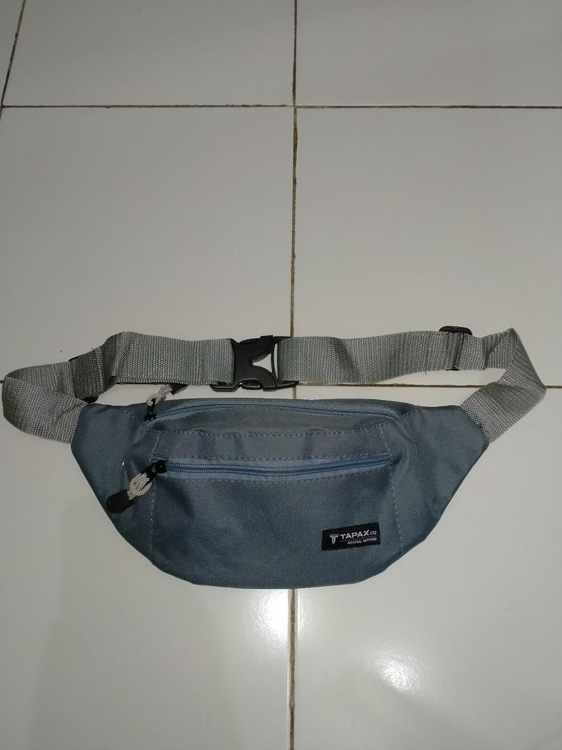 Tas Waistbag New Tapax minion jimmy navy FREE PIN SMILE - Foto ulasan pembeli