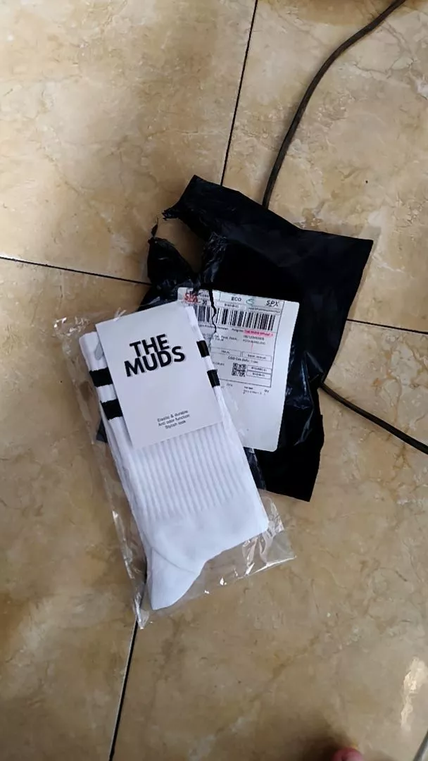 THE MUDS - Kaos Kaki Oldschool Motif Stripe 2 - Foto ulasan pembeli