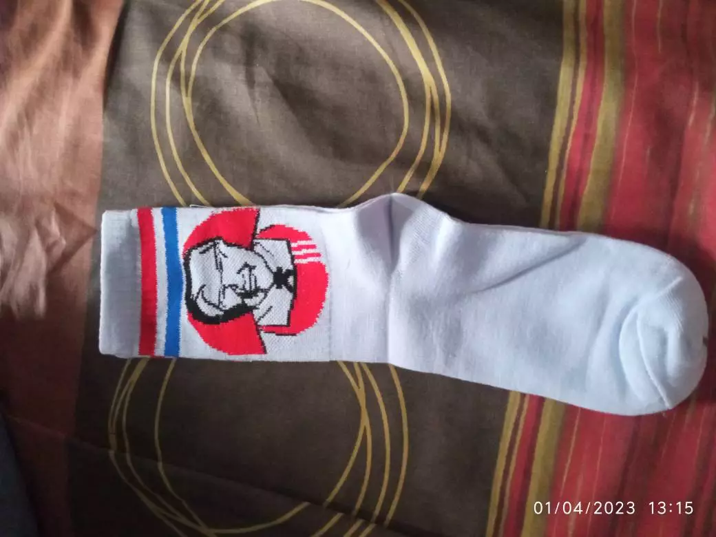 THE HAWKING - Kaos Kaki Oldschool Unisex Mid Calf Motif Three-Stripes Series - Foto ulasan pembeli