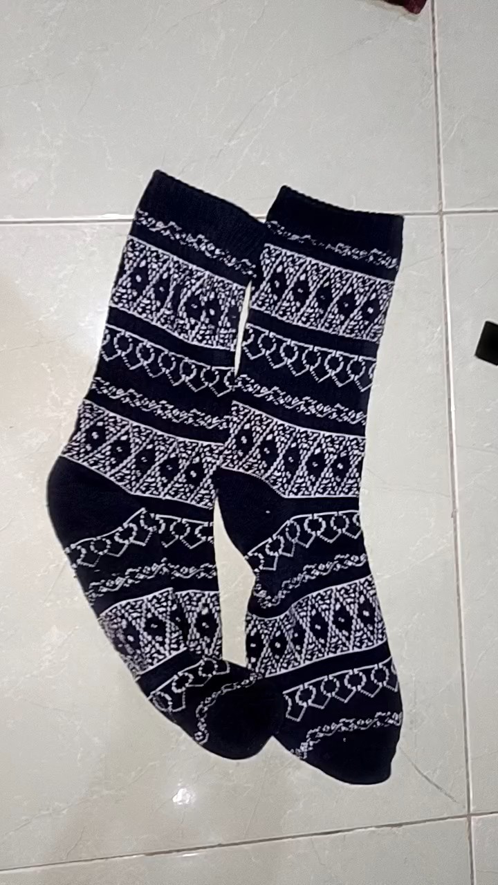 THE HAWKING - Kaos Kaki Oldschool Unisex Mid Calf Motif Tribal Signature Series - Foto ulasan pembeli