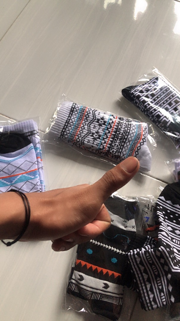 THE HAWKING - Kaos Kaki Oldschool Unisex Mid Calf Motif Tribal Signature Series - Foto ulasan pembeli