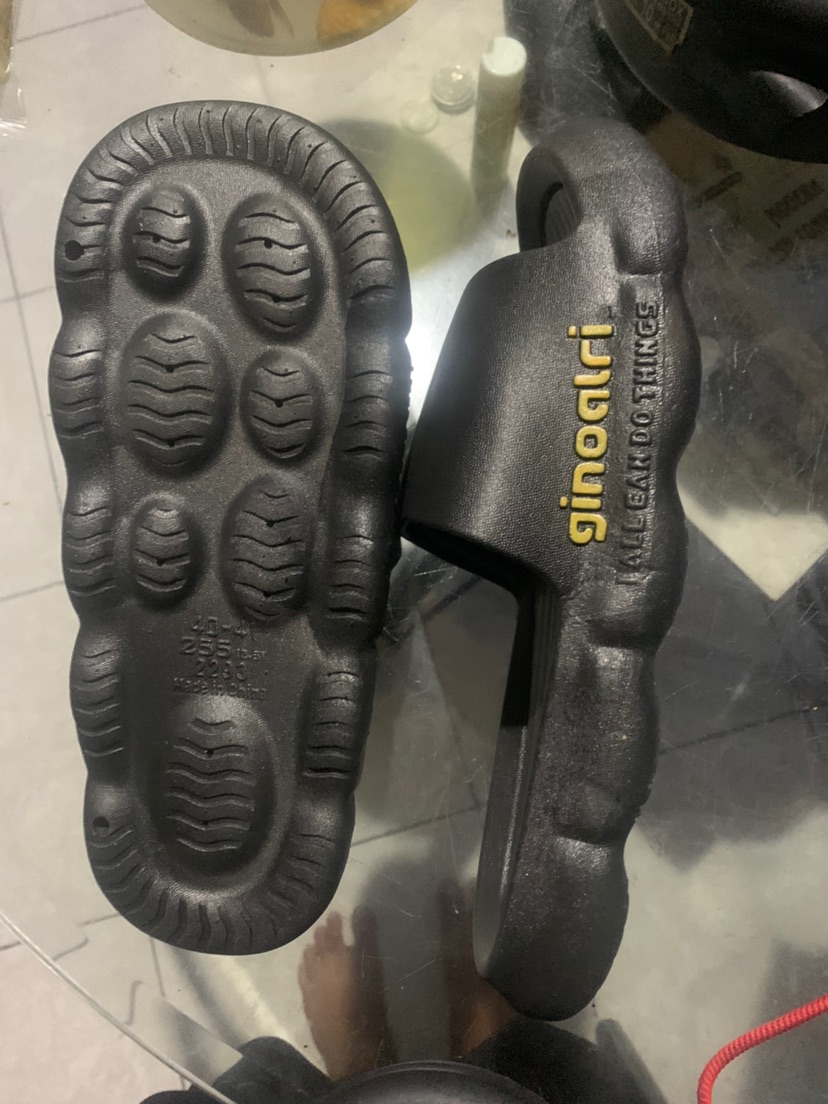 VOOVA Sandal Pria Wanita Anti Slip Empuk Nyaman - Foto ulasan pembeli
