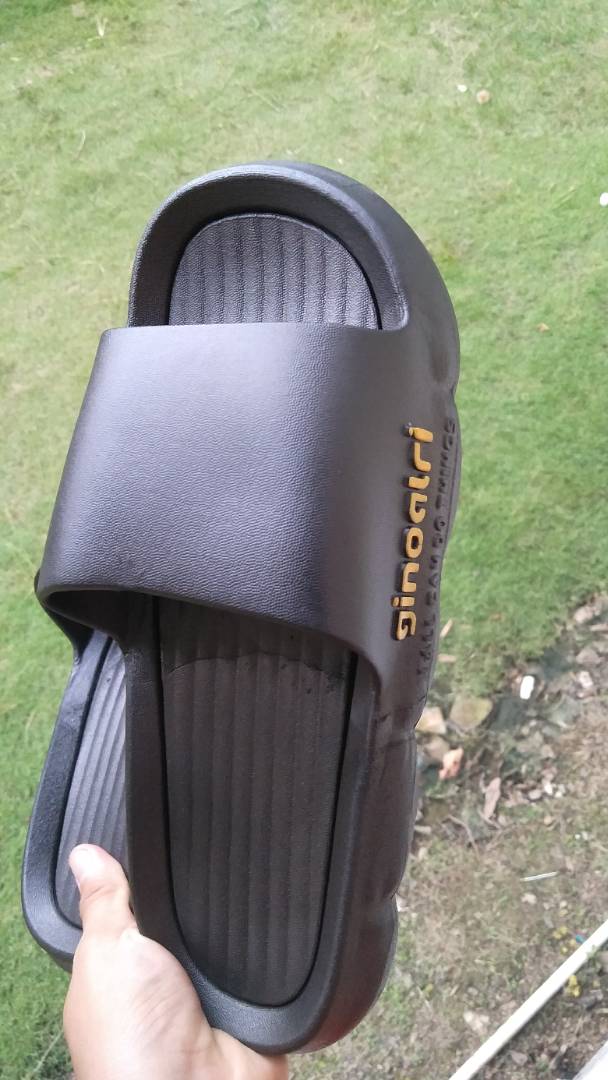 VOOVA Sandal Pria Wanita Anti Slip Empuk Nyaman - Foto ulasan pembeli