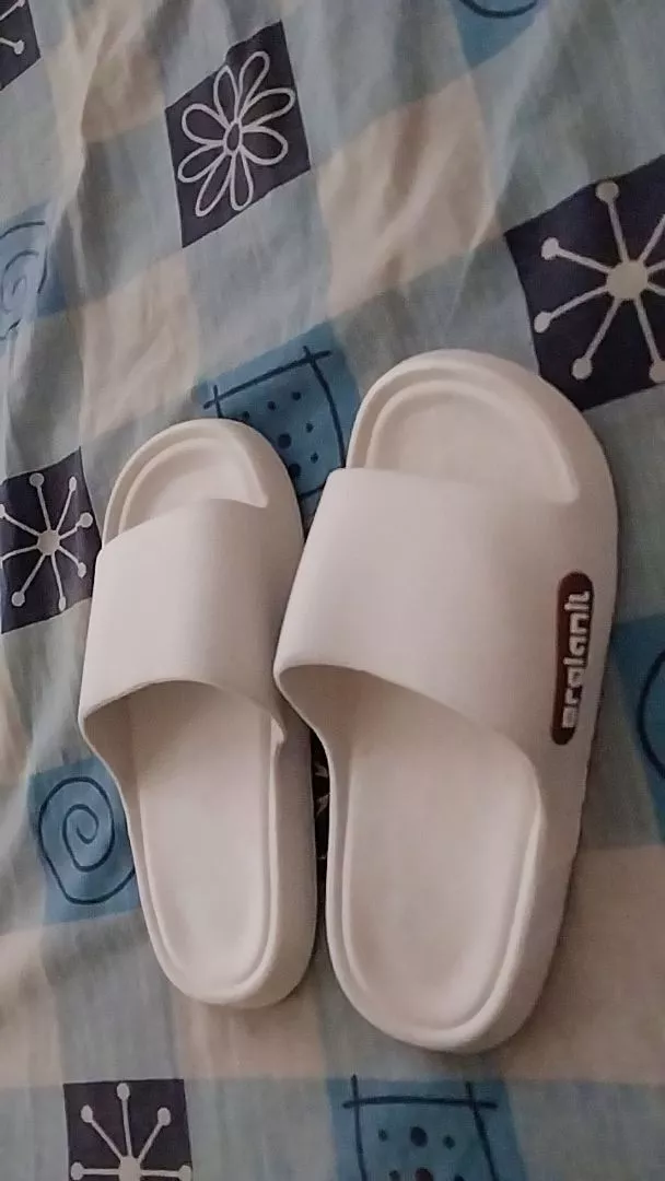 VOOVA Sandal Selop Wanita Empuk Anti Slip - Foto ulasan pembeli