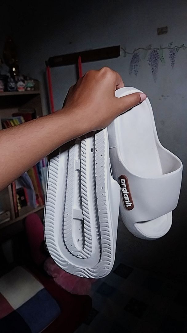 VOOVA Sandal Selop Wanita Empuk Anti Slip - Foto ulasan pembeli