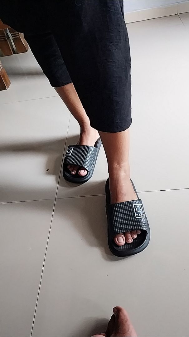 VOOVA Sandal Selop Wanita Pria Sol Empuk Anti Slip - Foto ulasan pembeli