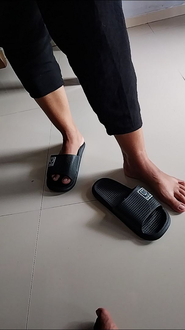 VOOVA Sandal Selop Wanita Pria Sol Empuk Anti Slip - Foto ulasan pembeli