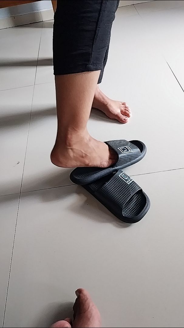 VOOVA Sandal Selop Wanita Pria Sol Empuk Anti Slip - Foto ulasan pembeli