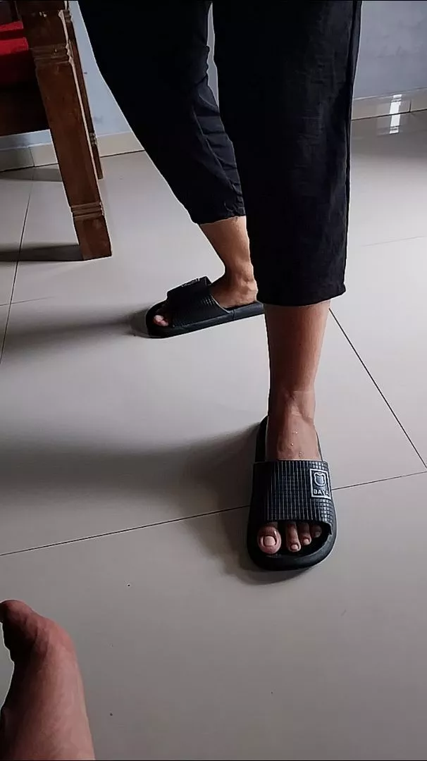 VOOVA Sandal Selop Wanita Pria Sol Empuk Anti Slip - Foto ulasan pembeli