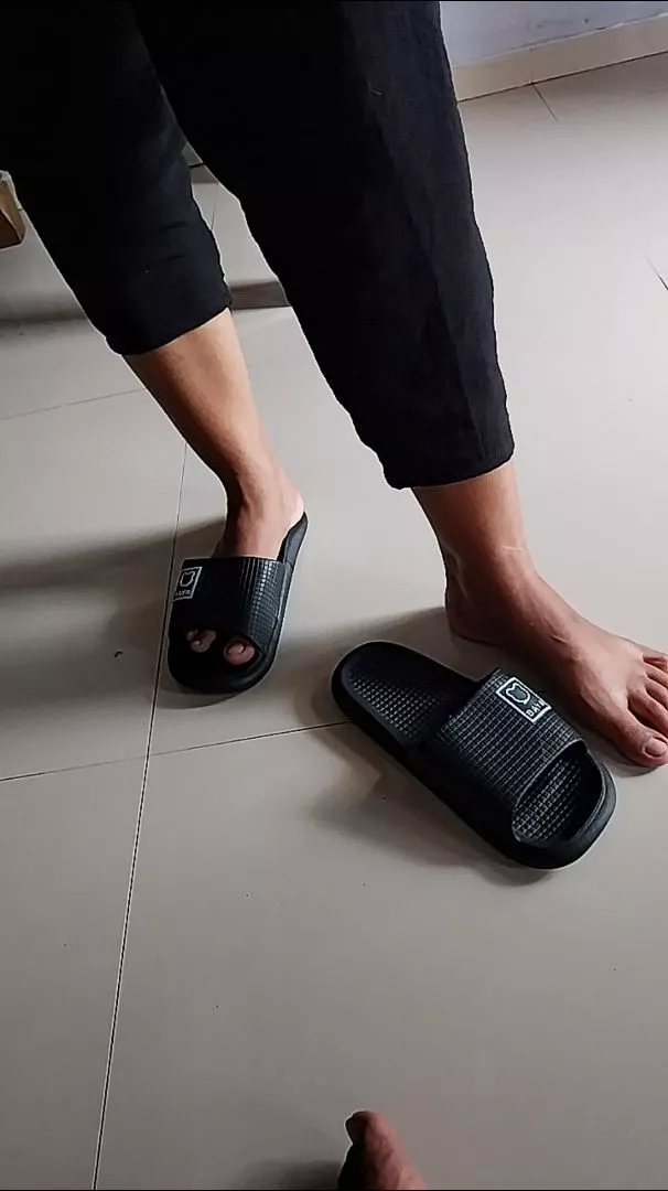VOOVA Sandal Selop Wanita Pria Sol Empuk Anti Slip - Foto ulasan pembeli