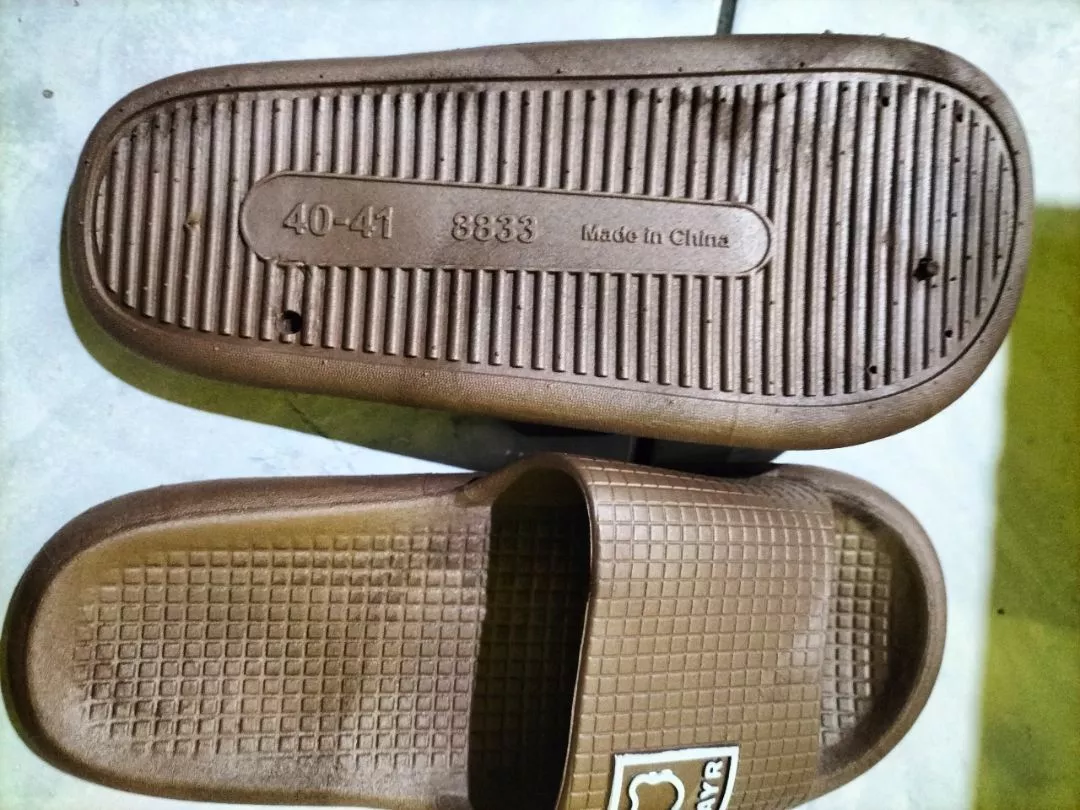 VOOVA Sandal Selop Wanita Pria Sol Empuk Anti Slip - Foto ulasan pembeli
