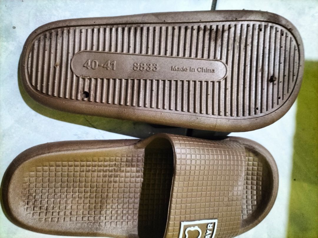 VOOVA Sandal Selop Wanita Pria Sol Empuk Anti Slip - Foto ulasan pembeli