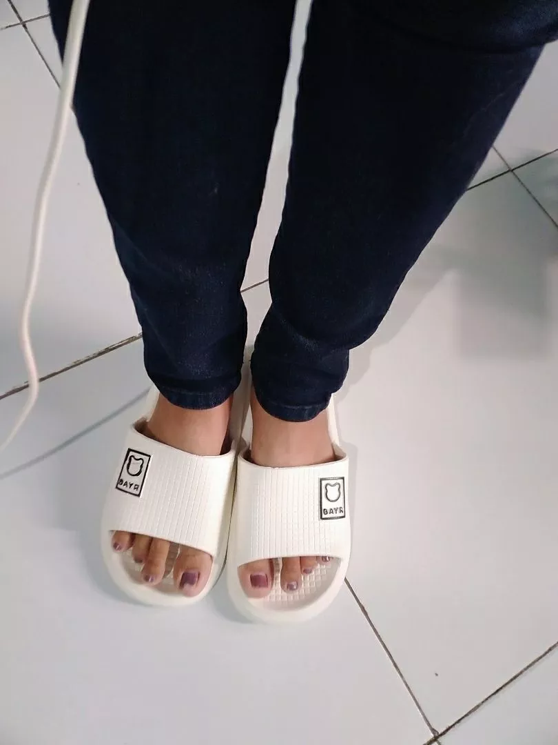 VOOVA Sandal Selop Wanita Pria Sol Empuk Anti Slip - Foto ulasan pembeli