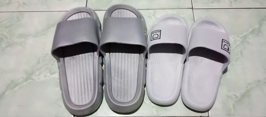 VOOVA Sandal Selop Wanita Pria Sol Empuk Anti Slip - Foto ulasan pembeli