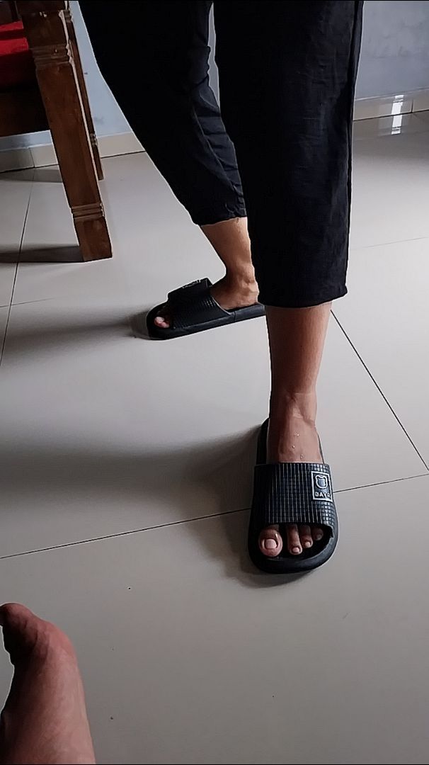 VOOVA Sandal Selop Wanita Pria Sol Empuk Anti Slip - Foto ulasan pembeli