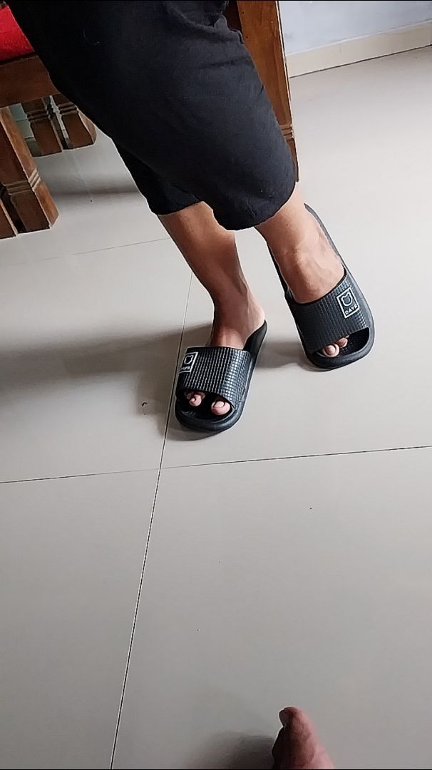 VOOVA Sandal Selop Wanita Pria Sol Empuk Anti Slip - Foto ulasan pembeli