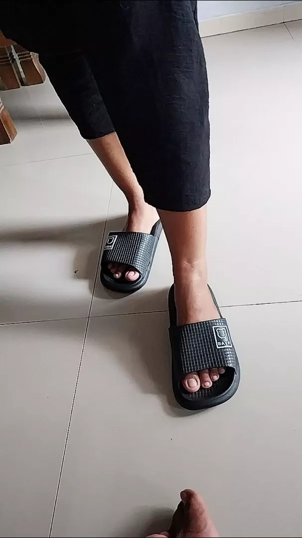 VOOVA Sandal Selop Wanita Pria Sol Empuk Anti Slip - Foto ulasan pembeli