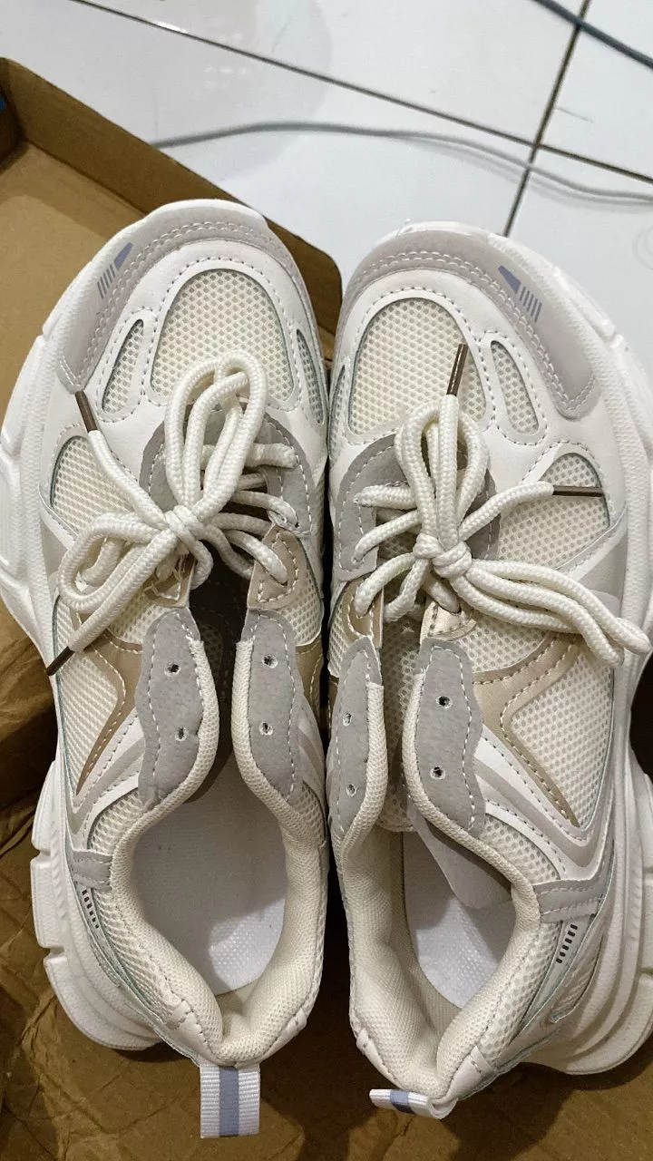 vela sepatu wanita flatshoes sneakers korean style putih olahraga sekolah running anak perempuan - Foto ulasan pembeli