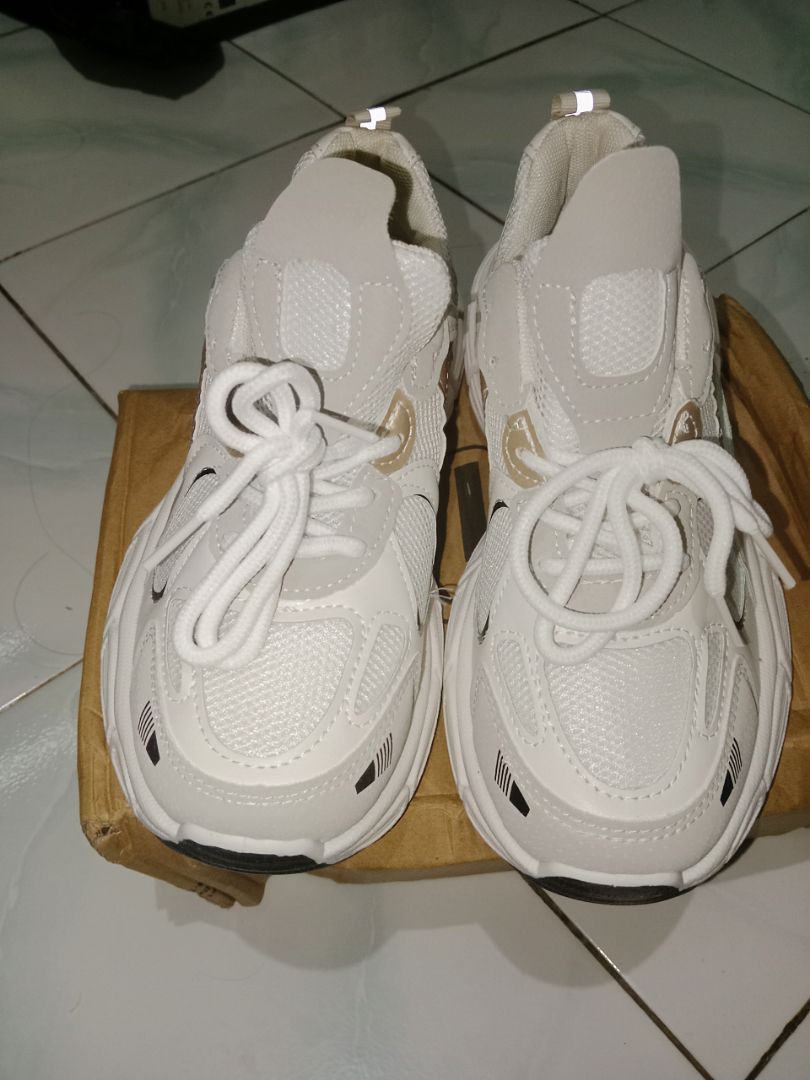 vela sepatu wanita flatshoes sneakers korean style putih olahraga sekolah running anak perempuan - Foto ulasan pembeli