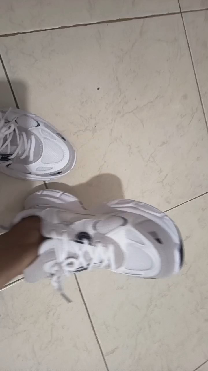 vela sepatu wanita flatshoes sneakers korean style putih olahraga sekolah running anak perempuan - Foto ulasan pembeli