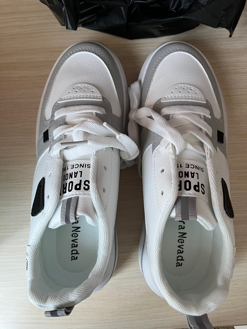 Vera Nevada Livy VN1154 Sepatu Sneakers Wanita Sport Shoes - Foto ulasan pembeli