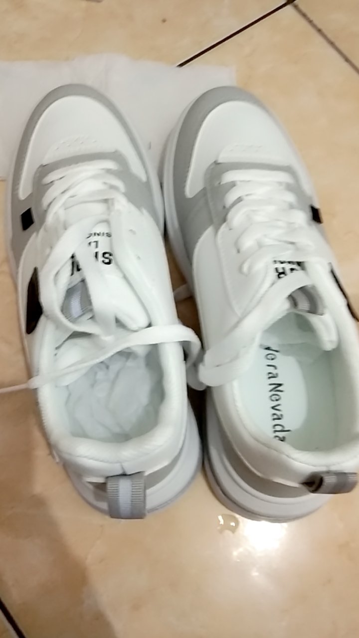 Vera Nevada Livy VN1154 Sepatu Sneakers Wanita Sport Shoes - Foto ulasan pembeli