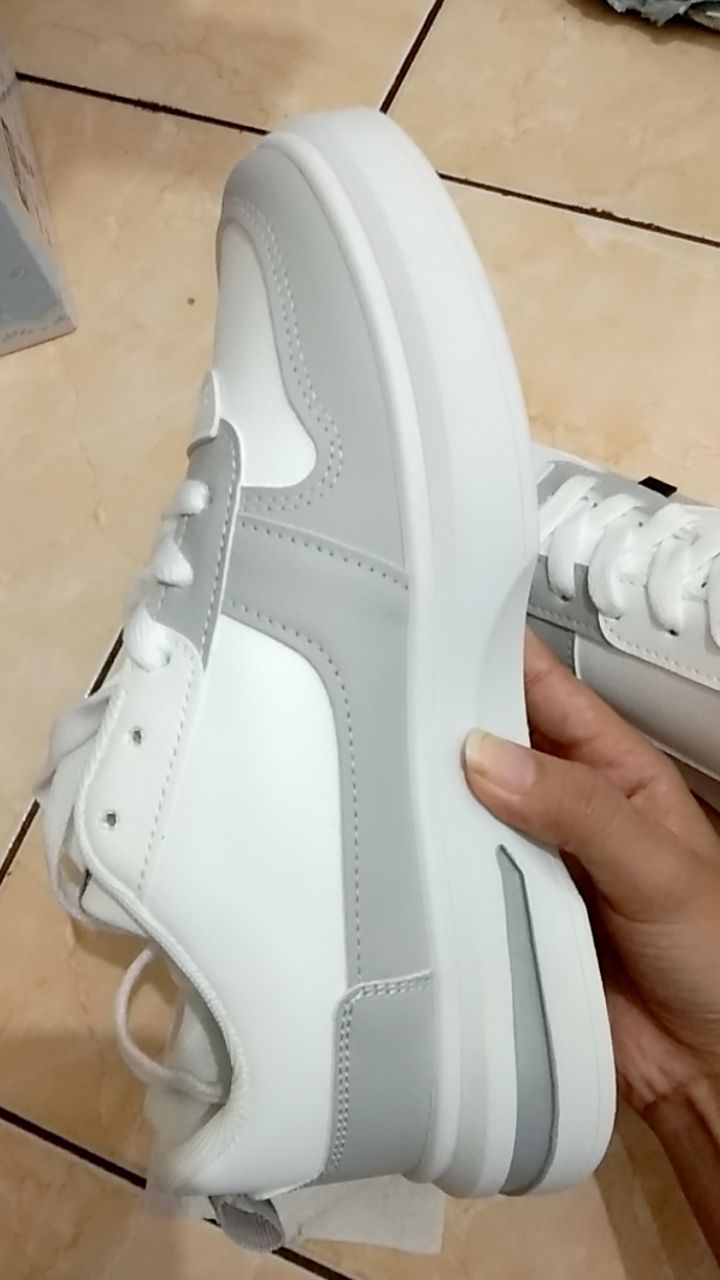 Vera Nevada Livy VN1154 Sepatu Sneakers Wanita Sport Shoes - Foto ulasan pembeli
