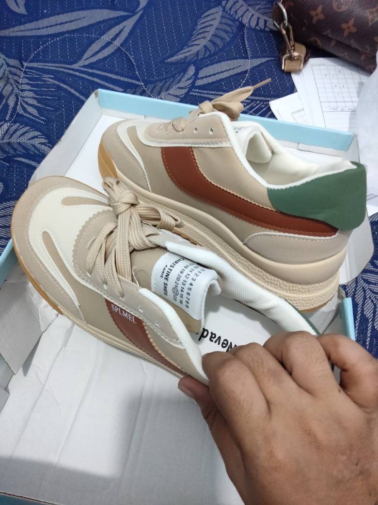 Vera Nevada Livy VN1154 Sepatu Sneakers Wanita Sport Shoes - Foto ulasan pembeli