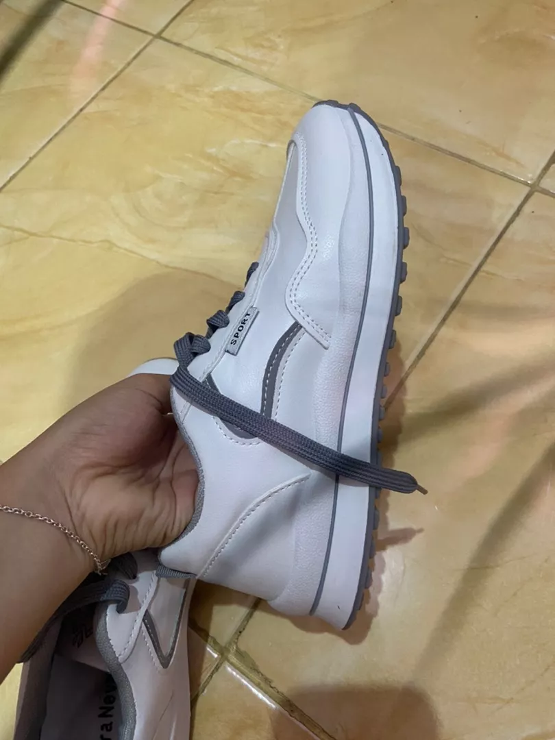 Vera Nevada Sepatu Sneakers Wanita Sport Shoes V01 - Foto ulasan pembeli