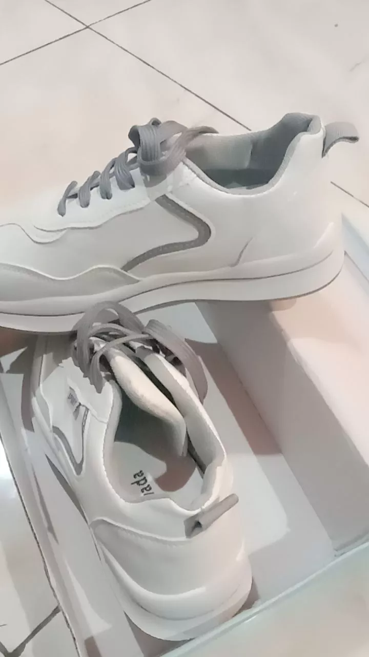Vera Nevada Sepatu Sneakers Wanita Sport Shoes V01 - Foto ulasan pembeli