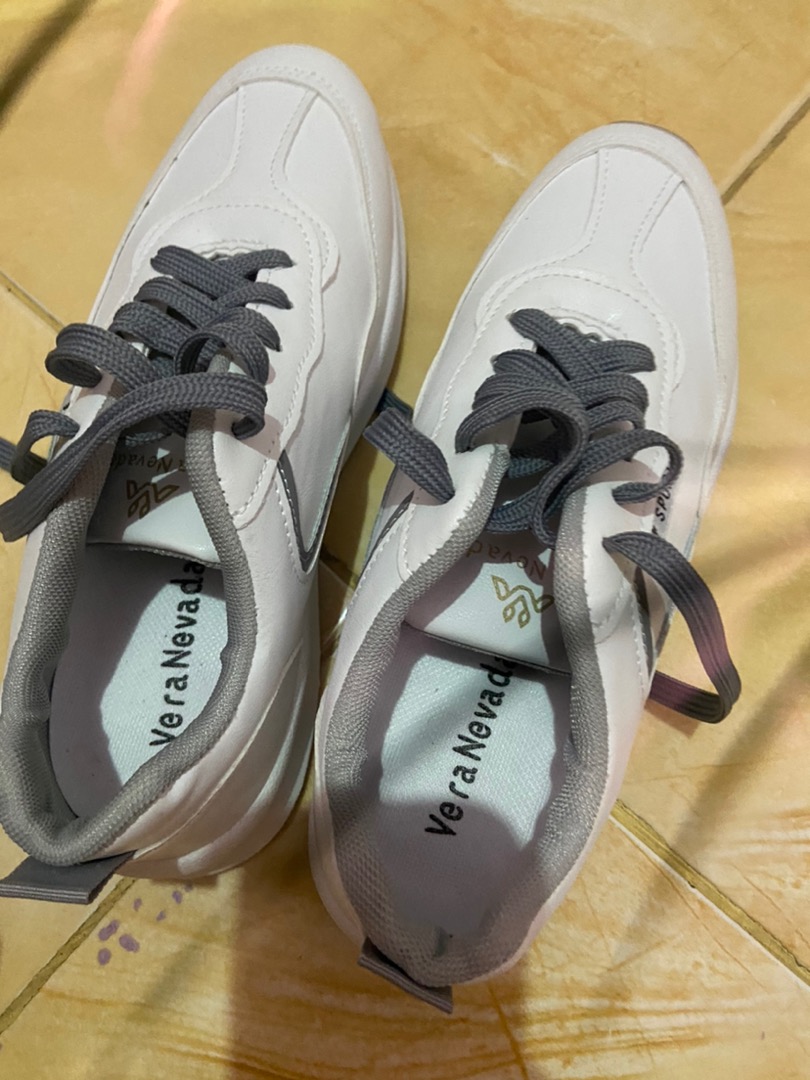 Vera Nevada Sepatu Sneakers Wanita Sport Shoes V01 - Foto ulasan pembeli