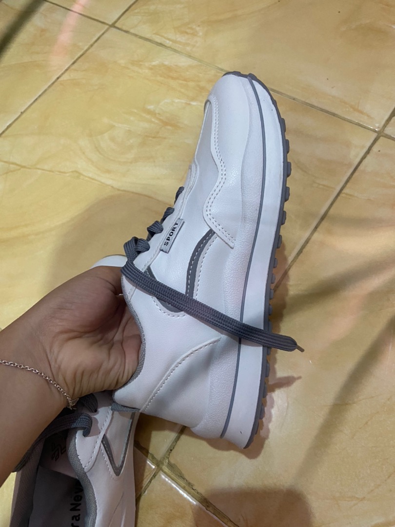 Vera Nevada Sepatu Sneakers Wanita Sport Shoes V01 - Foto ulasan pembeli